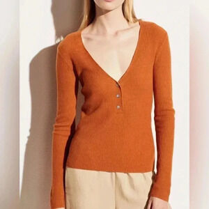 Vince Lightweight Cashmere Long Sleeve V-Neck Henley Sweater (00571)